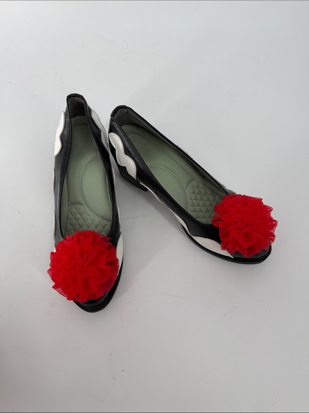 Pennywise Clown Costume Shoes Black White Red Pom Flats Sz 8
